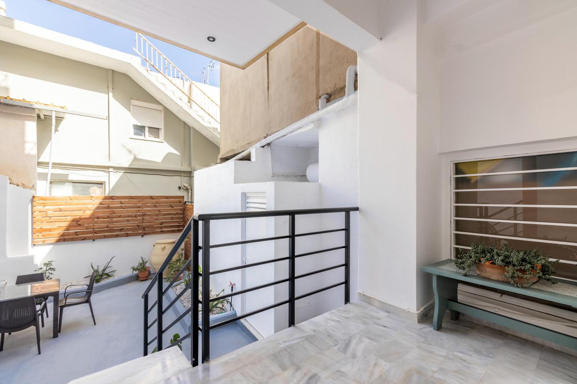Garden Luxury Apartment Iraklion Buitenkant foto