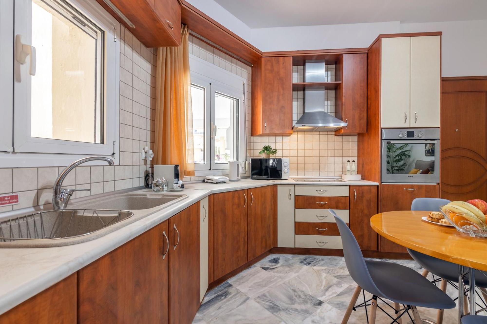 Garden Luxury Apartment Iraklion Buitenkant foto