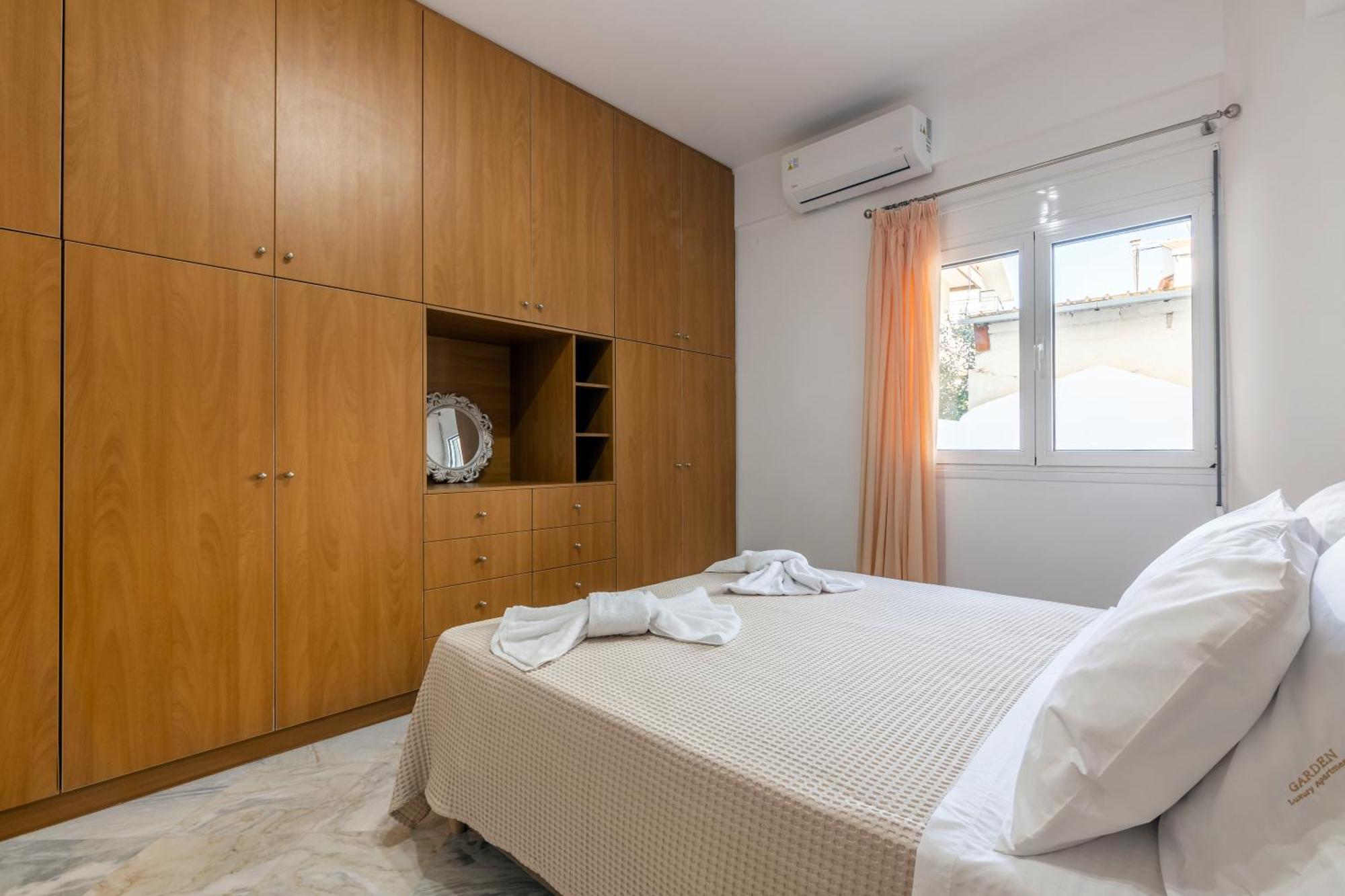 Garden Luxury Apartment Iraklion Buitenkant foto